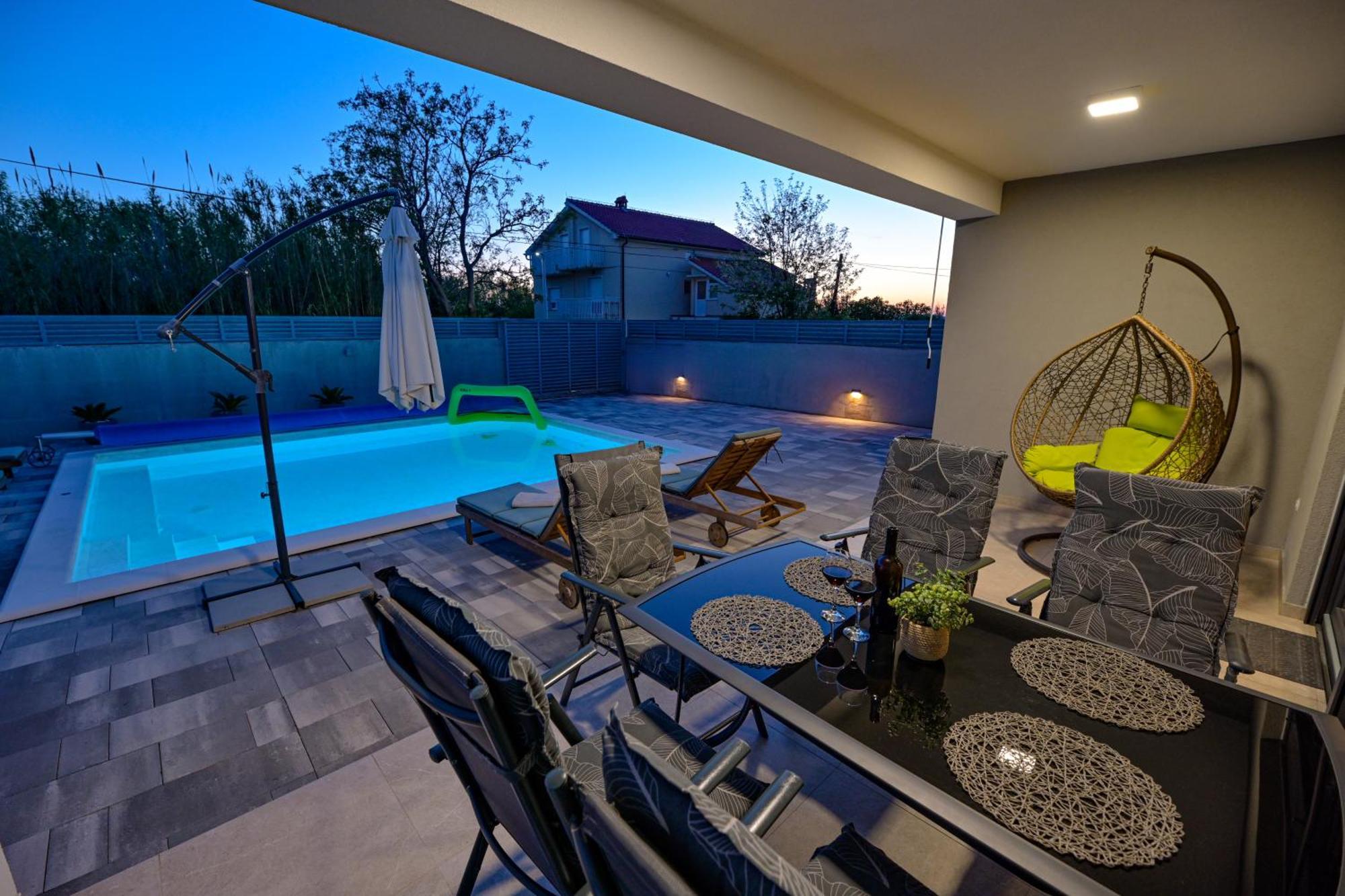 Holiday House Sara With Heated Pool Privlaka  Exterior photo