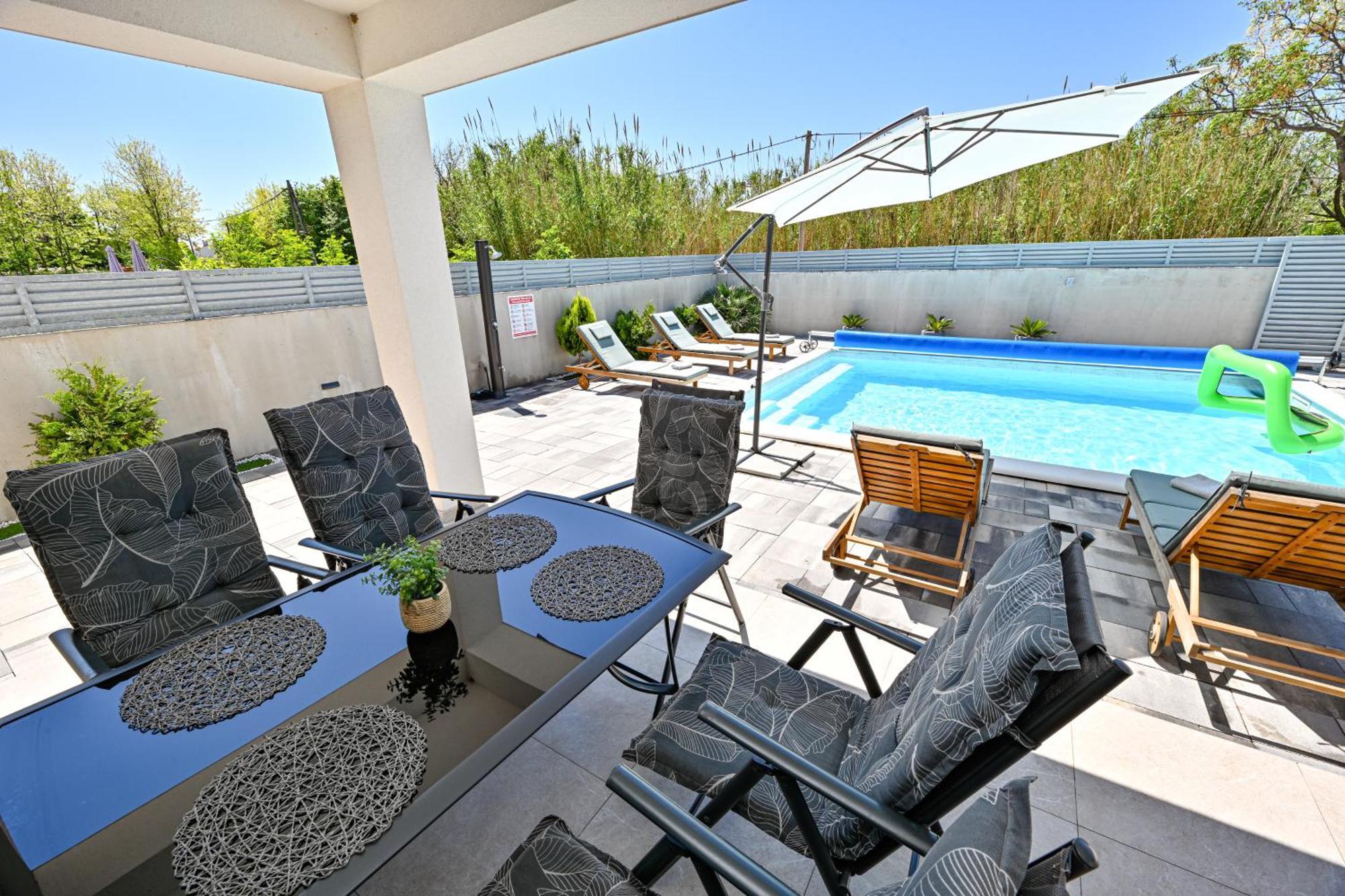 Holiday House Sara With Heated Pool Privlaka  Exterior photo